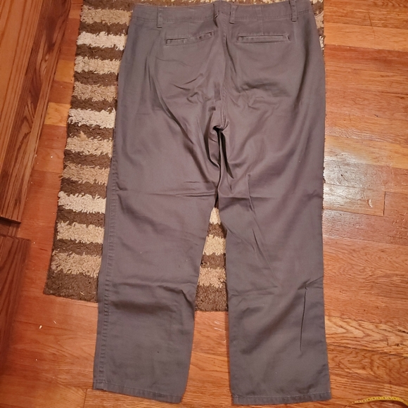 Two Pants Capri/Crop - Picture 5 of 13